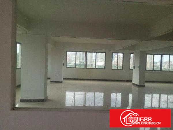 布吉李朗新出楼上800平精装厂房出租