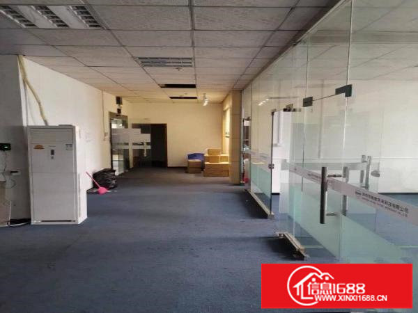 横岗地铁口附近新出楼上260平带精装修红本场地出租