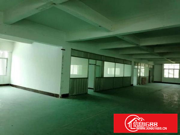 黄江靠常平新出楼上2000平，大小可分全新形像好带办公区域