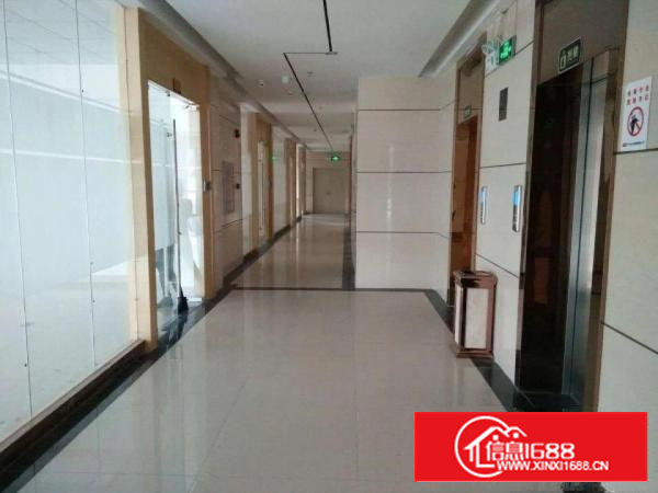 主干道旁精装修玻璃幕墙写字楼1000平仅需46一平