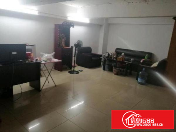 临街一楼旺铺，办公室，宿舍，饭厅，厨房，洗手间，各类设施齐全