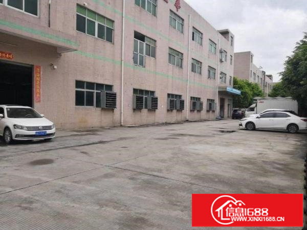 华南城5号广场对面楼上两层各1500平米一层带装修