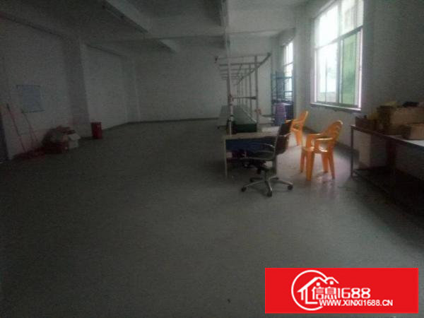 出租地铁站口附近一楼646平和495平！