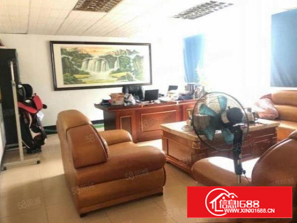 塘头新出楼上650平精装修厂房，水电到位，有吊机口，无转让费