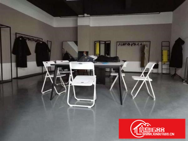 厂房靠近主干道附近，周边设施完善，交通方便，人流量大，易招工