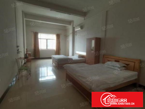 便宜公寓出租！打包价仅4000块！公寓靠路边采光很好