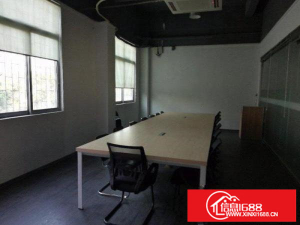 龙岗中心城新生工业园新出厂房1000平带装修