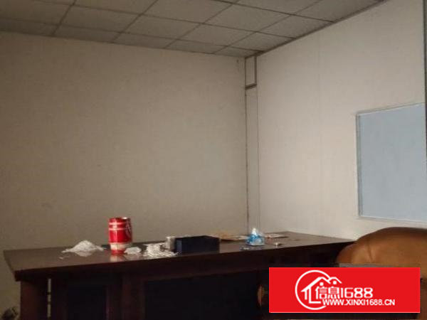 厂房位于沙井马鞍山地铁口附近，带装修，吊好顶全新地坪机