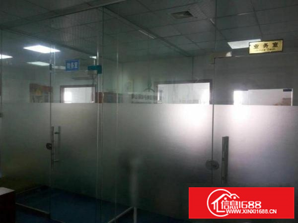 石岩汽车站附近300平精装小厂房，免转让费出租