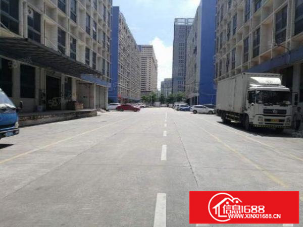 横岗六约全新洁净厂房实际面积出租有红本三顿货梯空地非常大