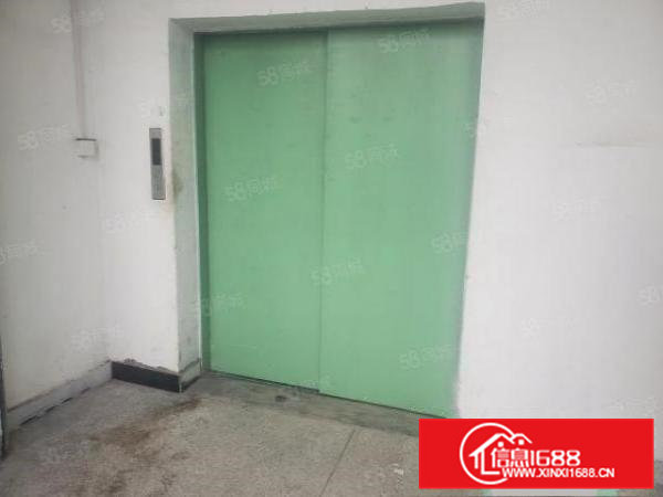 寮步凫山村园区超大空地3楼3300平方低价岀租