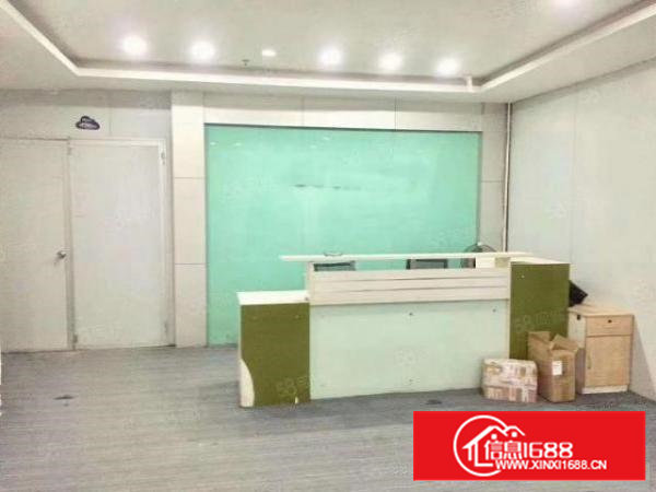 沙井和一楼上厂房1000平方简装修出租，临近松福大道