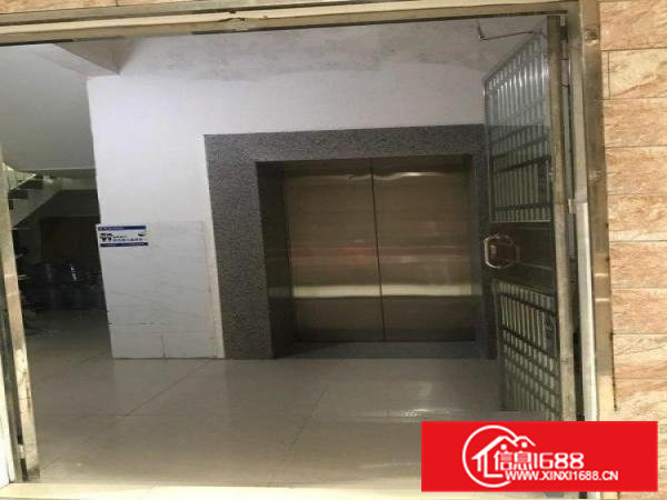 价格便宜，面积大，周围交通生活便利