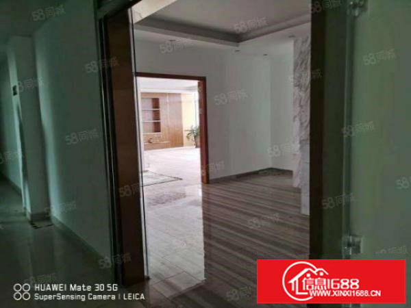 龙岗爱联楼上500平米带装修出租带电梯