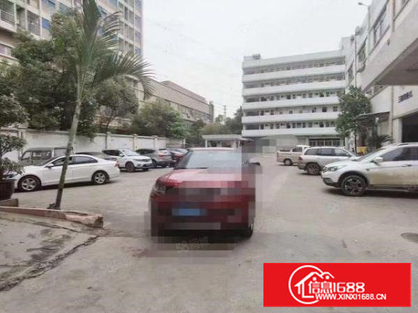 长安乌沙环南路一楼550平米厂房出租，带行车，现成办公室