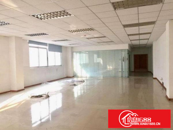 龙岗新出2400平方整层厂房带装修可分租