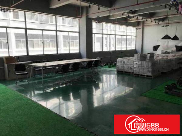 龙岗楼上1200平米现成办公室地坪漆精装修，价格优惠。