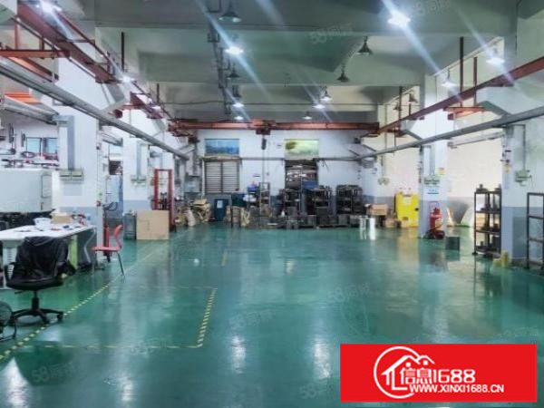 平湖新出山厦杉坑工业区一楼800平厂房出租，带行车，水电齐全