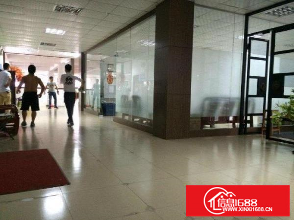 容桂标准700方，形象漂亮，水电齐全，价钱便宜