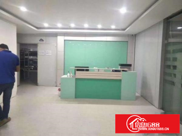 楼上1200平精装修，停车位充足