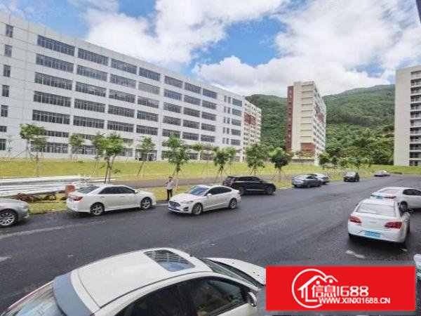 清溪3楼5600平方厂房出租，水电齐全带消防喷淋，可分租