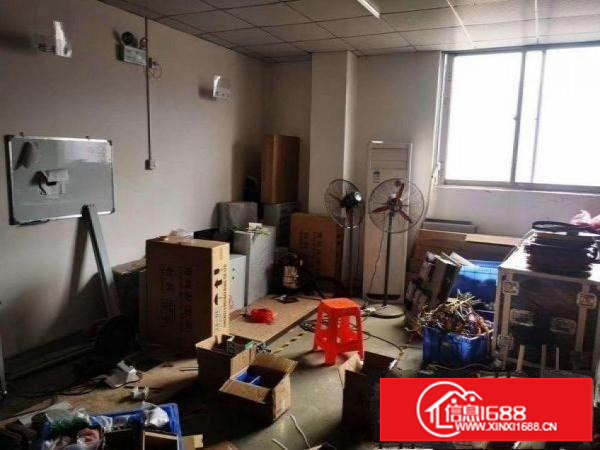 横岗四联350平米精装修一楼厂房出租，布局合理带地坪漆