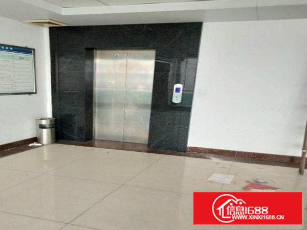 沙井五楼1370平精装修，无转让费，带2吨货梯