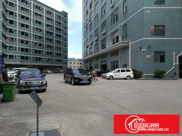 光明龙大高速出口（大型园区楼上整层4900平）