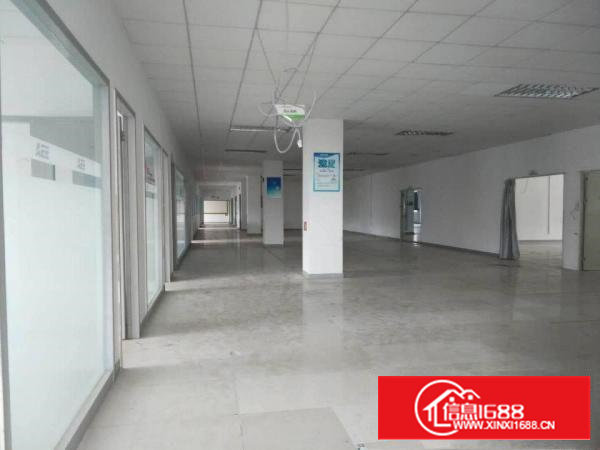 石岩阳光工业区楼上1500平带装修，可分租