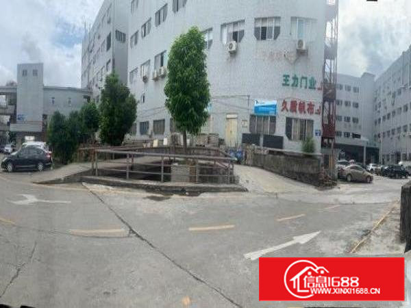 三楼位置，自带四间装修办公室，水电齐全，A级防火门标准