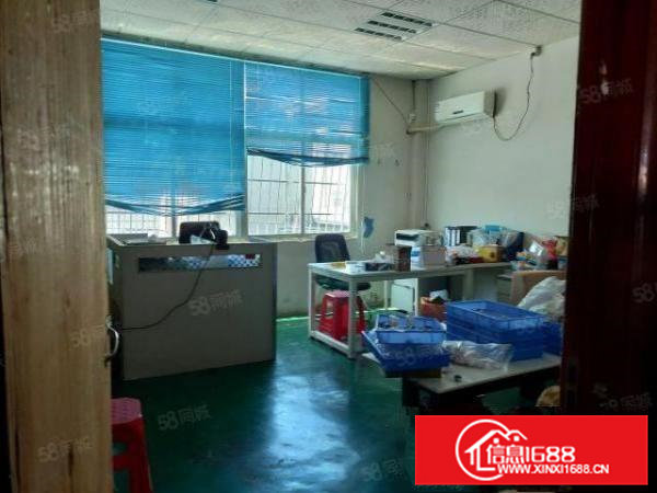 清溪镇中心新出一楼730平方，水电齐全，现成办公室洗手间