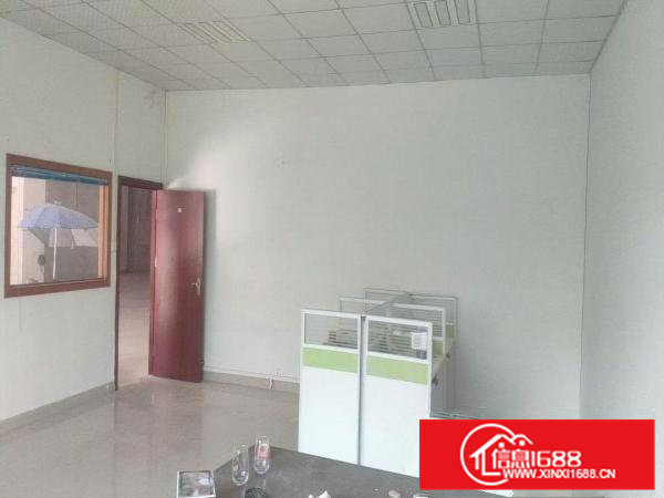 桥沥村新出标准厂房一楼800平，精装修办公室，可办环评