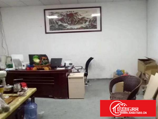 松岗碧头楼上500㎡招租，现成行车，有办公室，水电到位。