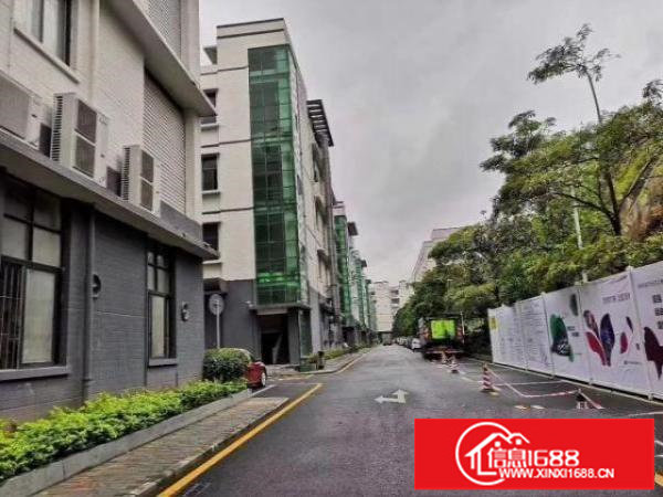 观澜新田新出一楼1360平方厂房出租，现成装修办公室