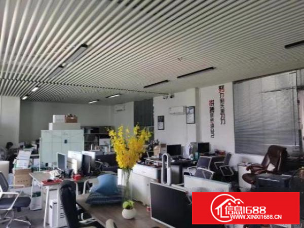 新空出独院厂房出租，博爱路边。