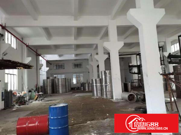 新出一楼860平方出租，高7米，带牛角，有现成办公室。