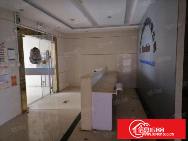 松岗山门附近新出精装修楼上500平方厂房招租