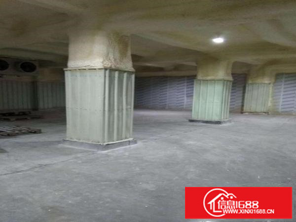 平湖白泥坑紧靠海吉星多处厂房带冷库出租，小50平方起租