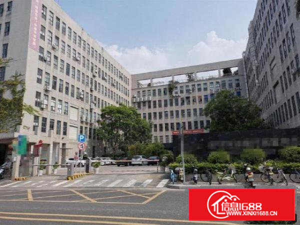 塘厦沙湖社区楼上880平带全新地平漆办公室隔好