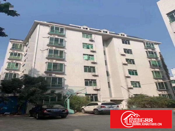 独门独院，配工业电梯。