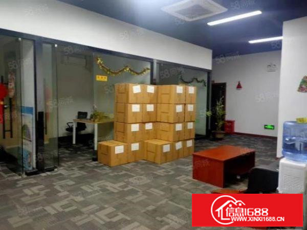 龙华大浪工业园区精装修厂房楼上整层1100平出租，2部电梯