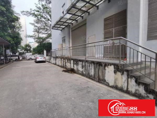 布吉一楼1250平方米带卸货平台厂房出租带消防喷淋进出货方便