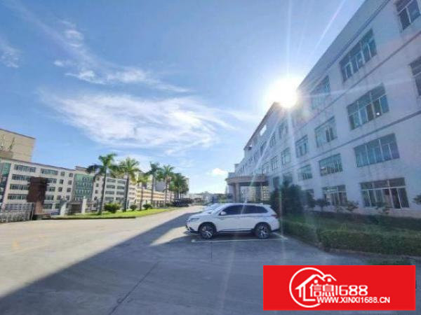 观澜牛湖高尔夫大道边，滴水8米钢结构出租3000平，大小分租