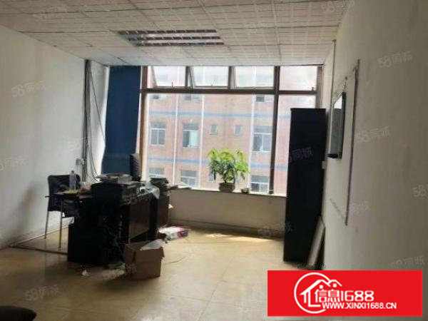 平湖广场附近楼上600平方带装修厂房出租