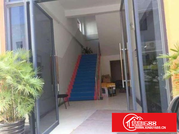 民治上塘地铁口新出4楼150平带装修招租