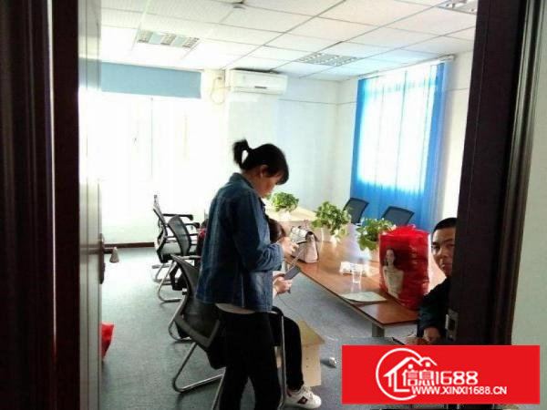 龙岗区龙岗360平标准楼上厂房精装修无尘车间出租