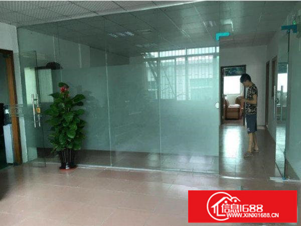 平湖山夏厂房楼上1000平方形象好交通方便