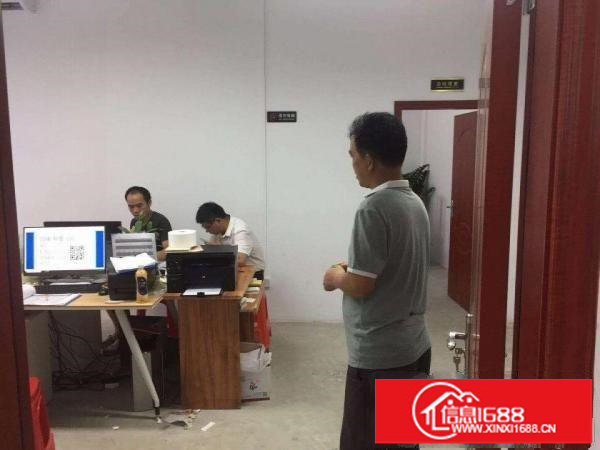 平湖白泥坑工业区新出750平1100平楼上配送厂房出租，精装