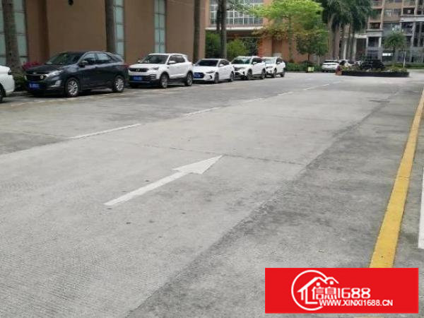 龙华大浪新出楼上带装修厂房2550平方出租