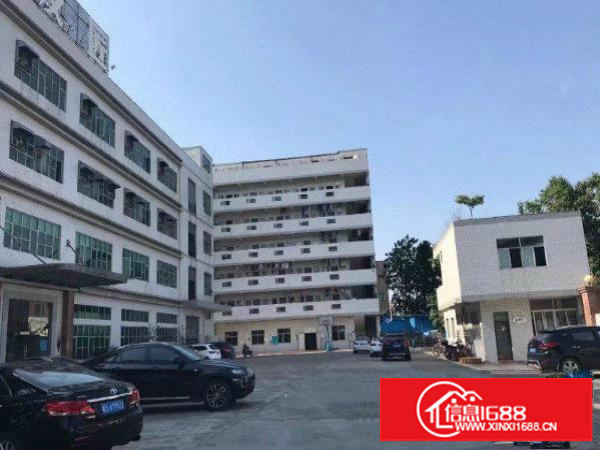 横岗荷坳地铁站附近标准厂房楼上1350平出租水电齐全空地大